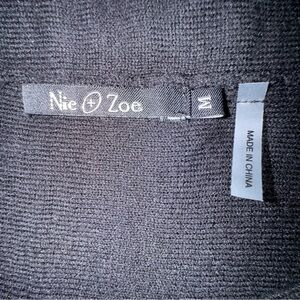 Nic + Zoe, knit skirt, approx. waist 16”, black.